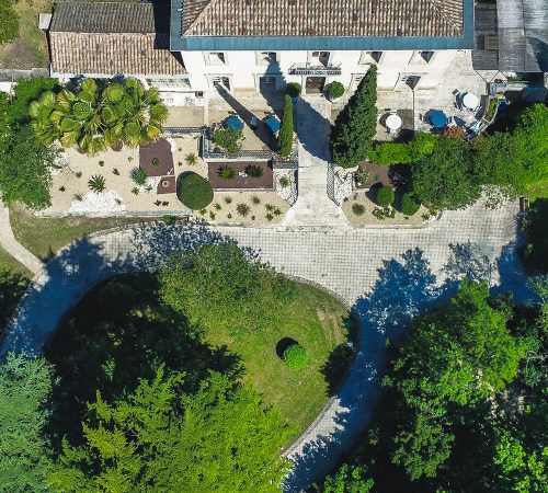 Parking Bastide Castella en vue de drone